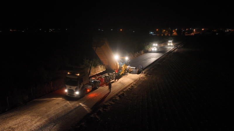 BÜYÜKŞEHİR BELEDİYESİ’NDEN EYYÜBİYE İLÇESİNDE GECE GÜNDÜZ ASFALT MESAİSİ
