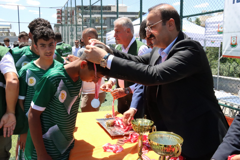 BAĞIMSIZLIK SPORLA BAŞLAR” FUTBOL TURNUVASI SONA ERDİ