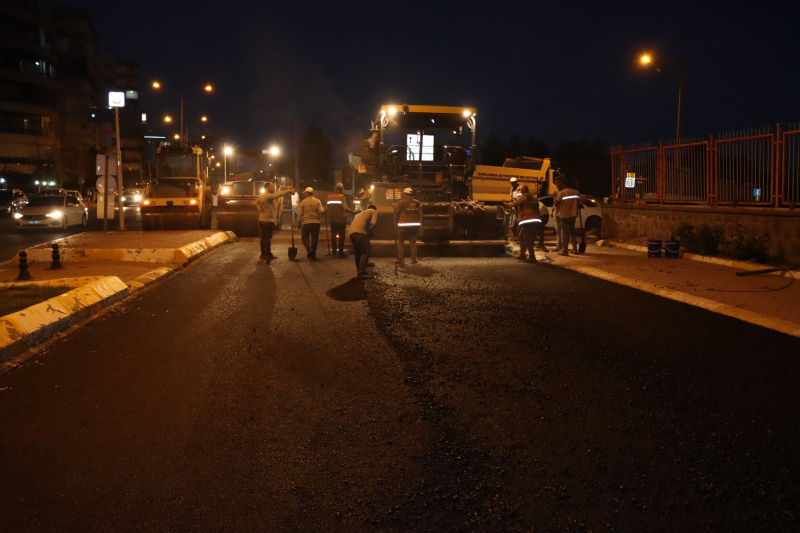 ŞANLIURFA BÜYÜKŞEHİR BELEDİYESİ'NDEN ESENTEPE MAHALLESİ'NDE SICAK ASFALT ÇALIŞMASI
