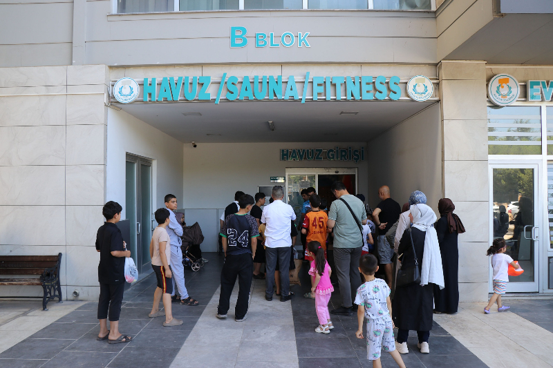 HALİLİYE BELEDİYESİ YAZ SPOR OKULLARINDA YÜZME KURSLARIYLA YAZ DOLU DOLU GEÇİYOR