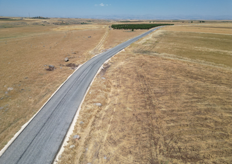 HİLVAN’DA 8,5 KİLOMETRELİK YOL YENİLENDİ