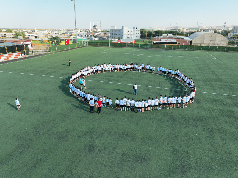 ŞANLIURFA BÜYÜKŞEHİR BELEDİYESİ BİNLERCE ÇOCUĞU FUTBOLLA BULUŞTURUYOR