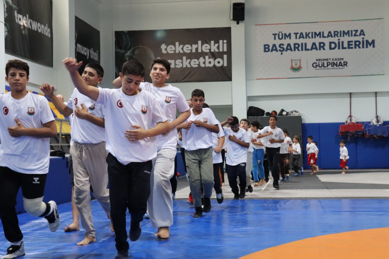 ATA SPORU GÜREŞE YOĞUN İLGİ