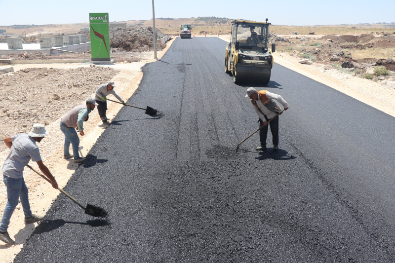 BÜYÜKŞEHİR, SEYRANTEPE’YE YENİ BİR YOL DAHA KAZANDIRIYOR