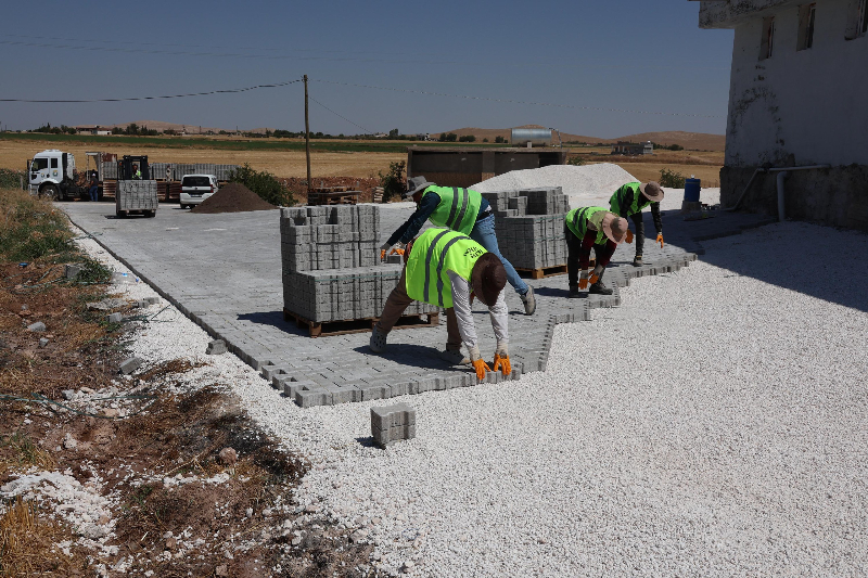 HALİLİYE'DE KIRSAL MAHALLELER PARKE YOLLARLA BULUŞUYOR