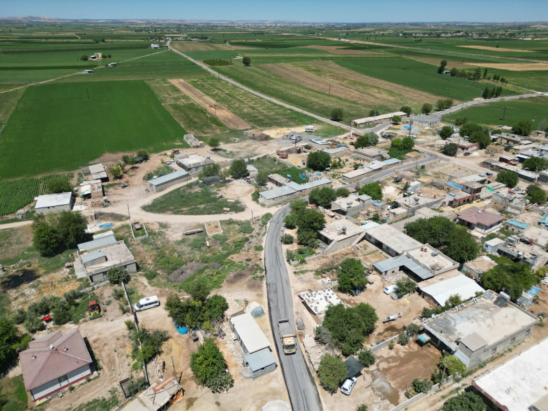 BÜYÜKŞEHİR’İN SURUÇ KIRSALINDA YOL ATAĞI SÜRÜYOR