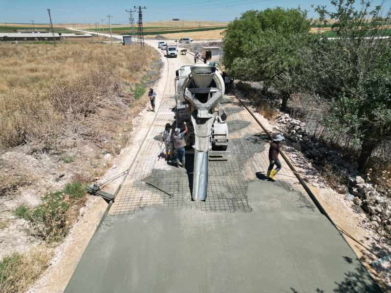 BÜYÜKŞEHİR’İN BETON YOL ATAĞI DEVAM EDİYOR: 11,5 KİLOMETRE TAMAMLANDI