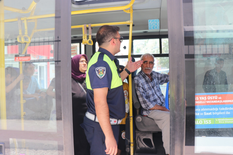 ŞANLIURFA'DA KLİMASIZ OTOBÜSE GEÇİT YOK!