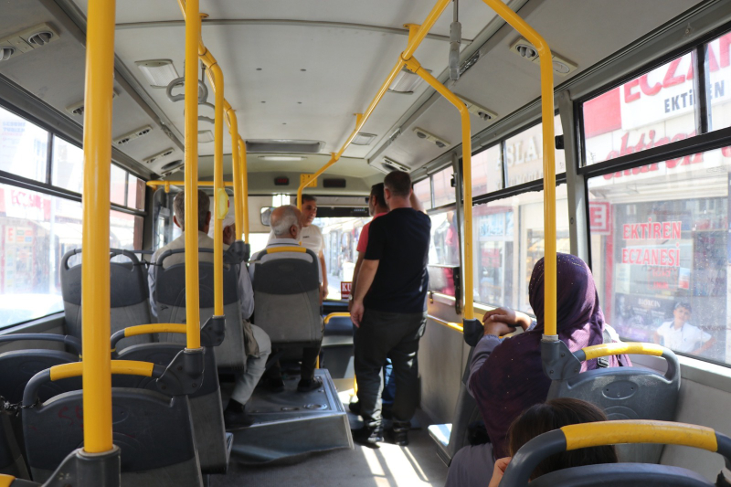 ŞANLIURFA'DA KLİMASIZ OTOBÜSE GEÇİT YOK!