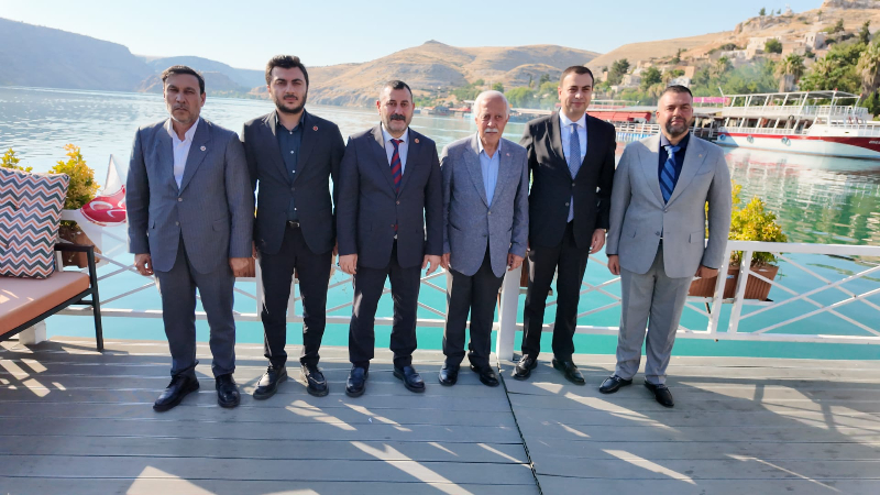 MHP Şanlıurfa'da Kongre Heyecanı: Osman Mutlu ile Dev Konvoy ve Yoğun Katılım!