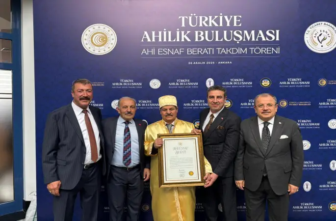 YILIN AHİMİZE ANKARADA ESNAF BERATI TAKDİM EDİLDİ