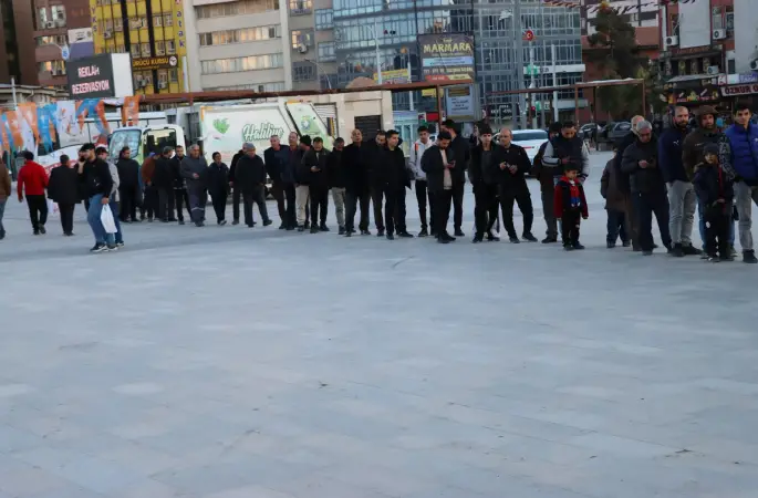 7’DEN 70’E HERKES BÜYÜKŞEHİR’İN İFTAR ÇADIRILARINDA BULUŞTU