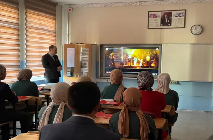 Cumhuriyet Coşkusu “Dersimiz Cumhuriyete Doğru” Filmi ile Başladı