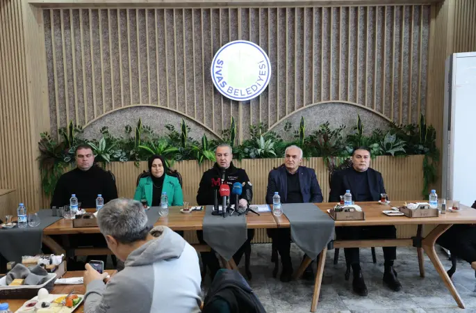 "MASADAN DEĞİL, SAHADAN YÖNETTİK"