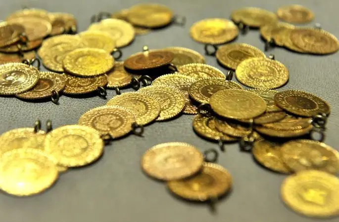 Altın Haftaya Frenle Başladı! Ons Fiyatı Baskı Altında: İşte Piyasaları Sarsan 3 Neden