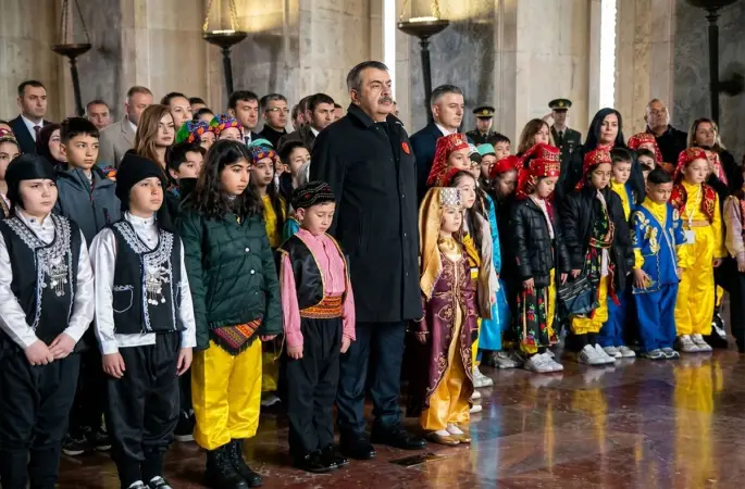 Bakan Yusuf Tekin, 23 Nisan’da Çocuklarla Anıtkabir’i Ziyaret Etti