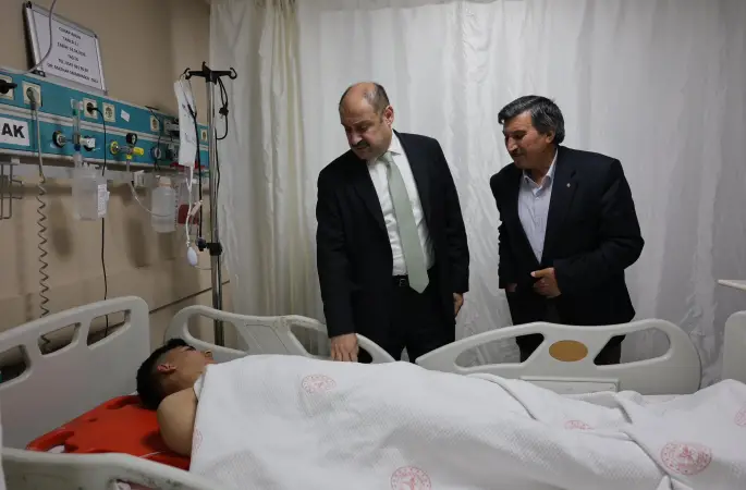 Başkan Gülpınar’dan Yaralı Öğrenciye Geçmiş Olsun Ziyareti