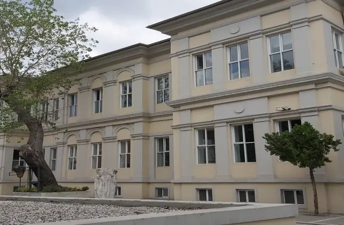Bilgi Üniversitesi Kapatıldı: Binlerce Öğrenci Mimar Sinan'da Eğitime Devam Edecek!