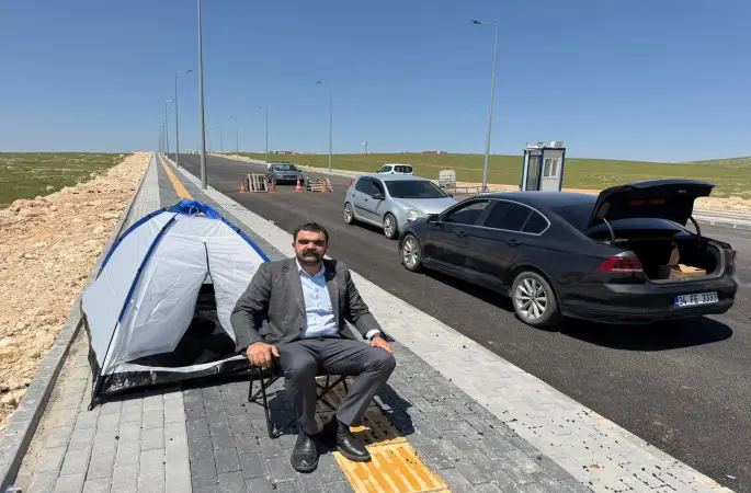 Bozova’da TOKİ Mağdurları İçin Oturma Eylemi: "Haklarımızı Alana Kadar Buradayız"