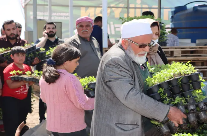 BÜYÜKŞEHİR, 1 MİLYON FİDE DAĞITARAK ÜRETİCİYİ DESTEKLEDİ