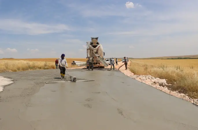 BÜYÜKŞEHİR, 3 İLÇEYİ BETON YOLLA BİRBİRİNE BAĞLIYOR
