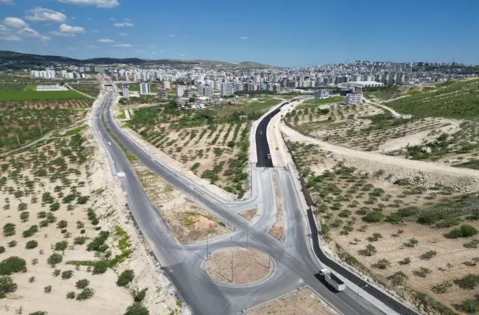 BÜYÜKŞEHİR, BALIKAYAĞI-AZERBAYCAN BULVARI YOLUNU SICAK ASFALTLA BULUŞTURUYOR