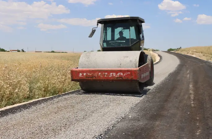BÜYÜKŞEHİR, EYYÜBİYE KIRSALINDA YOL STANDARTLARINI YÜKSELTİYOR