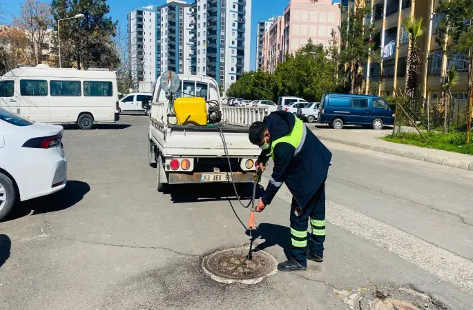 BÜYÜKŞEHİR’DEN SİVRİSİNEK VE HAŞERELERE KARŞI YOĞUN MESAİ