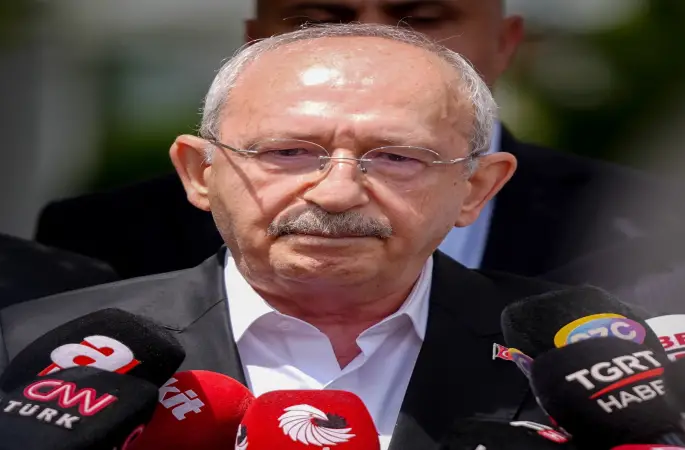 CHP’DE YENİ DÖNEMİN İLK HAMLESİ: ÖZGÜR ÖZEL DÖNEMİNDEKİ TÜM İHRAÇ VE DİSİPLİN KARARLARI İPTAL EDİLDİ!
