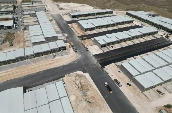 ESNAFA ULAŞAN YOLLAR ŞİMDİ DAHA GÜVENLİ VE DAHA KONFORLU