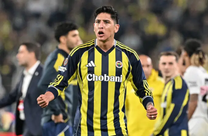 Fenerbahçe’de Beklenen Ayrılık Resmileşti: Karar Yıldız İsme İletildi!