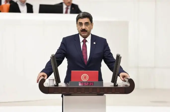 Hakan Aksu“Sivas’ın Sanayi Alanları Master Planı’nda yer almadığı” yönünde kamuoyunu yanıltmaya dönük bazı asılsız iddialar gündeme getirilmektedir"