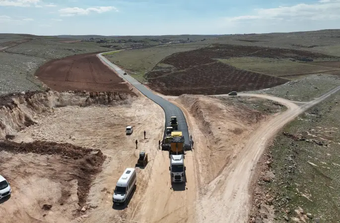 HALFETİ–BOZOVA GRUP YOLUNDAKİ ASFALT ÇALIŞMALARINDA SONA GELİNDİ