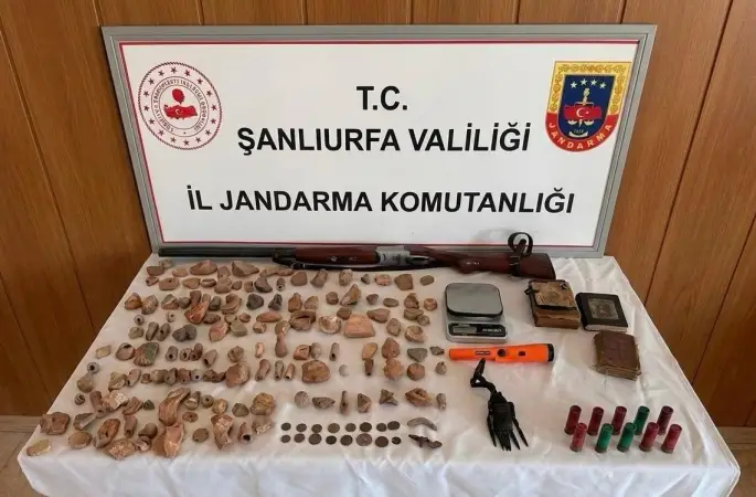 Halfeti'de Tarihi Eser Operasyonu: 140 Tarihi Nitelikli Obje Ele Geçirildi