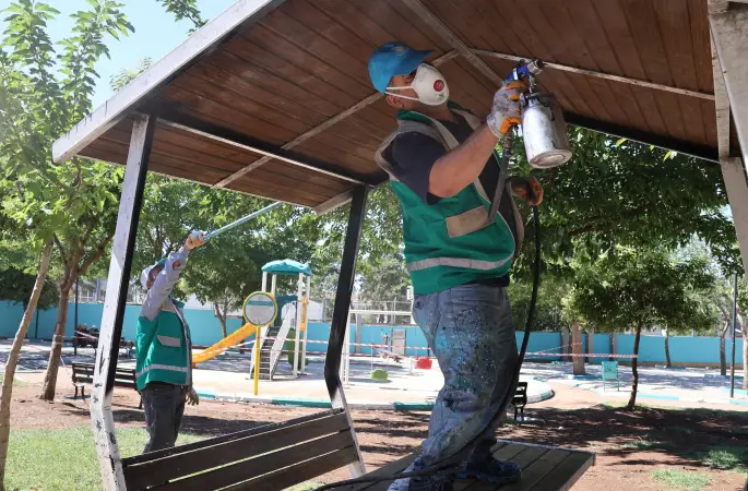 HALİLİYE’DE PARKLAR YENİLENİYOR, YEŞİL ALANLAR MODERNLEŞİYOR