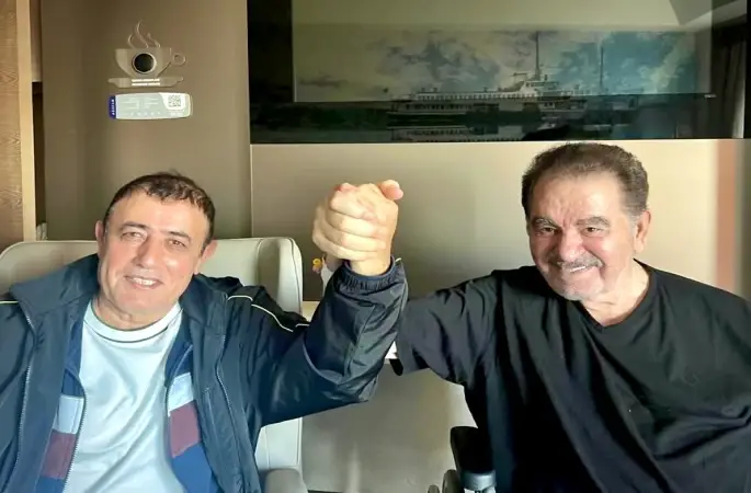 İmparator'a Moral Ziyareti: Mahmut Tuncer Hastanedeydi