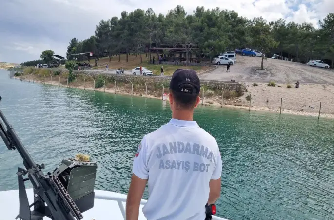 Jandarmadan Baraj ve Nehir Kıyısında Boğulma Nöbeti: "Suya Girmek Tehlikeli ve Yasaktır"