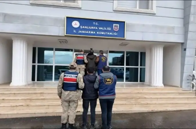 JASAT’tan Karaköprü’de Firari Operasyonu: 2 Şahıs Yakalandı!