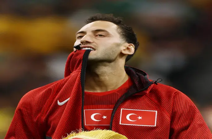 Kaptan Hakan Çalhanoğlu’ndan Paraguay Öncesi Net Mesaj: "Milletimize Borcumuzu Ödeyeceğiz!"