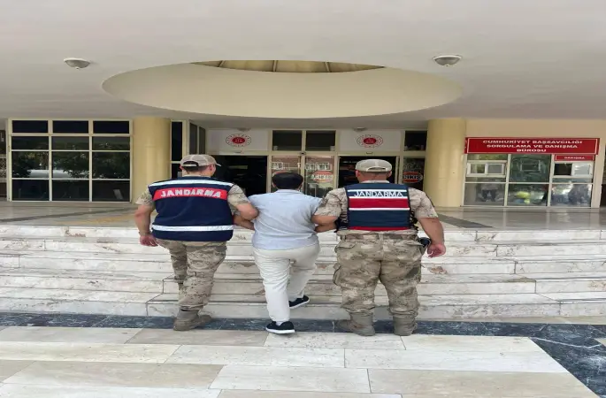 Karaköprü’de Jandarmadan Kaçamadı: 4 Yıl Hapis Cezası Bulunan Firari Yakalandı