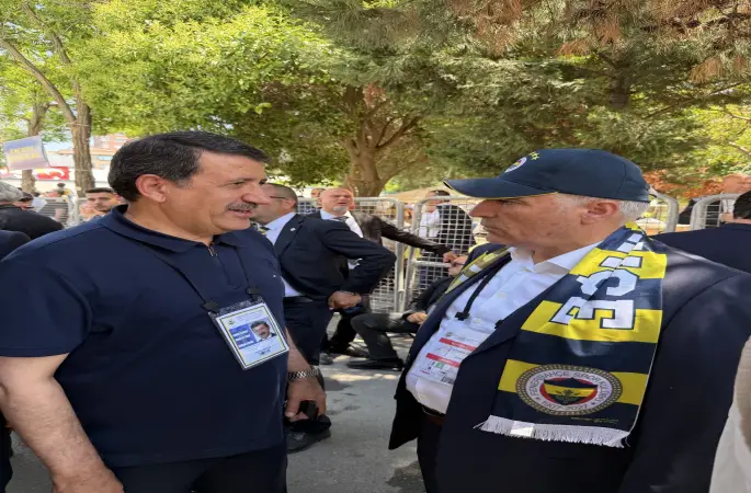 MEHMET EKİNCİ OYUNU KULLANDI, ŞANLIURFALI İŞ İNSANI FERİDUN GEÇGEL’E BAŞARILAR DİLEDİ!