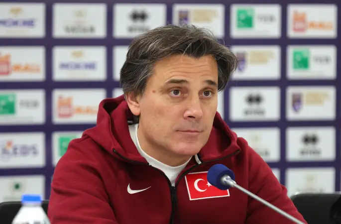 Montella’dan Elenme Sonrası Çarpıcı Sözler: "35 Yıllık Futbol Hayatımda Böyle Şey Görmedim, 50 Yılda Bir Olur!"