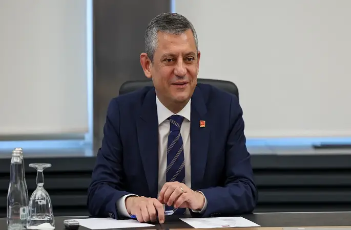 Özgür Özel’den "Sıra Size De Gelecek Mi?" Sorusuna Yanıt: "Demirden Korkan Trene Binmez!"