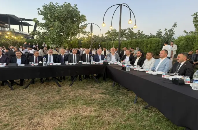 Şanlıurfa Siyaset ve İş Dünyası Bu Düğünde Buluştu: Sezer ve Yeşildağ Ailelerinin Mutlu Günü!