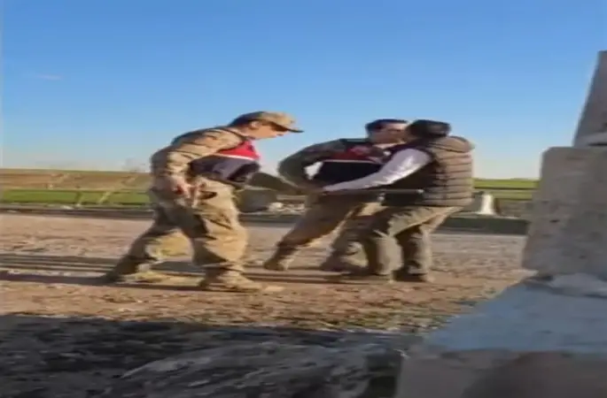 Şanlıurfa’da Akraba Kavgası: Taşlı, Sopalı ve Silahlı Kavgada 2 Yaralı