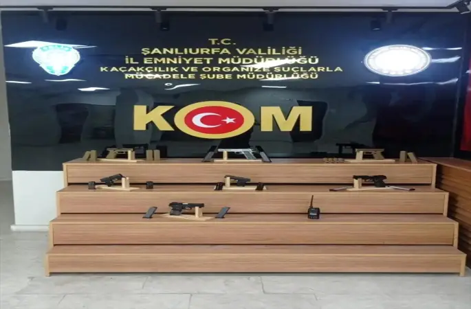 Şanlıurfa’da polis durdurdu, araçtan çok sayıda silah çıktı