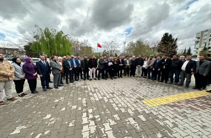 Şanlıurfa’da Sağlık Alanlarının Konuta Dönüştürülmesine Tepki: Makine Mühendisleri Basın Açıklamasına Katıldı