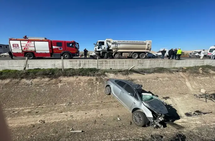 Şanlıurfa’da yol yapım çalışmalarının sürdüğü bölgede meydana gelen trafik kazasında bir kişi yaşamını yitirdi.