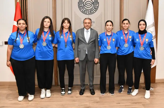 Şanlıurfa’nın Sultanları Birinci Lig’de! Vali’den Güneşin Çocukları’na Anlamlı Kabul