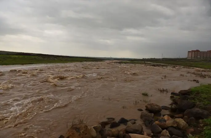 Siverek’te derede mahsur kalan çoban ve 60 hayvan kurtarıldı